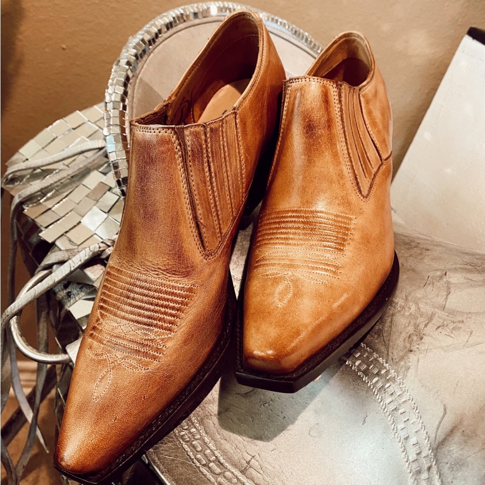 Charlie 1 Horse by Lucchese in Vintage Brown Sz 9